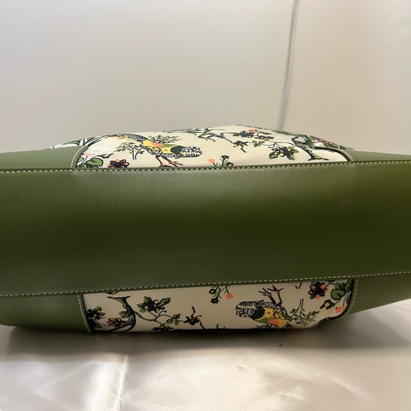 Tory Burch Green and Cream Tote Bag - Picture 7 of 7